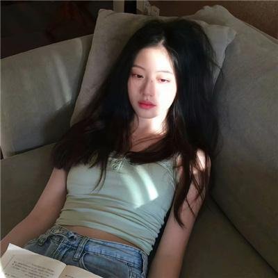 请爱我的女朋友 在线观看封面